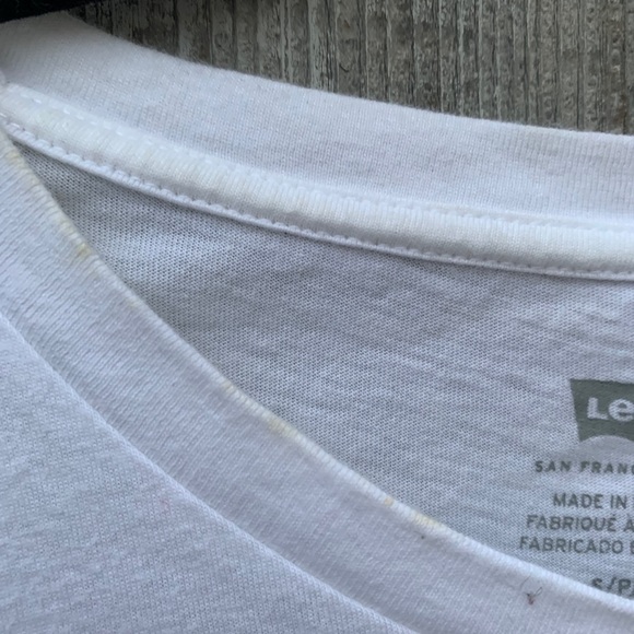 Velvet Levi’s T-Shirt - Picture 3 of 3